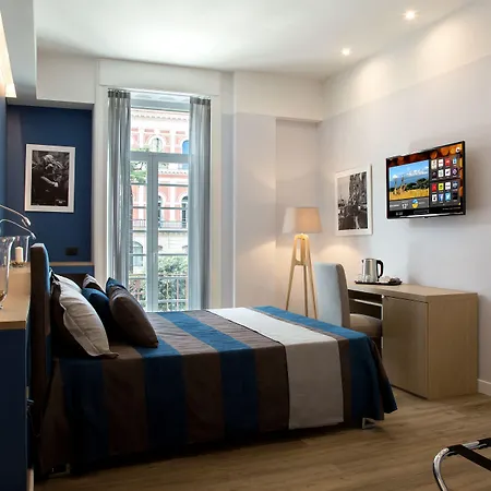 招待所 50 那不勒斯