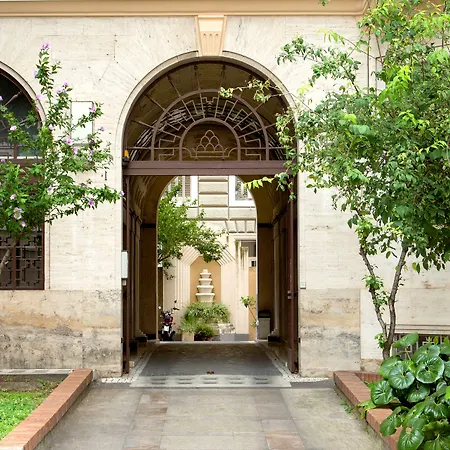 招待所 50 那不勒斯